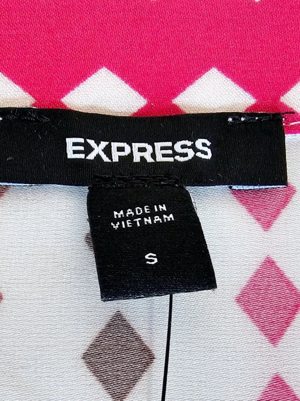 π NWT π Express V-Neck Diamond Dot Long Sleeve Gathered Front Top, Size S - Picture 3 of 15